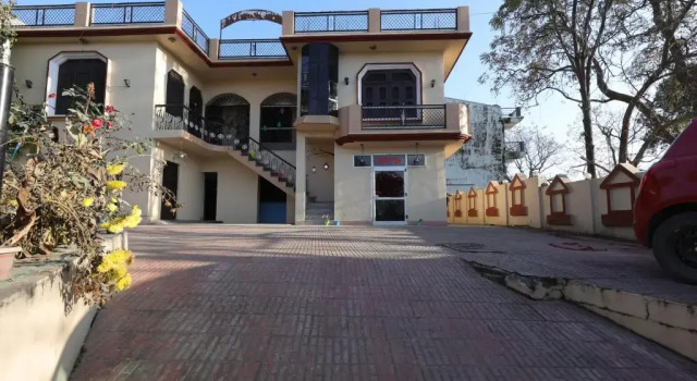 Goroomgo Adhya Inn Bhimtal, Rezervovat Hotel Hotely v Bhimtal s bazénem, Bazén