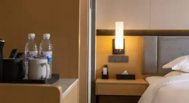 Люкс Deluxe Elong Hotel (Shangri-La Dukezong Ancient City Railway Station)