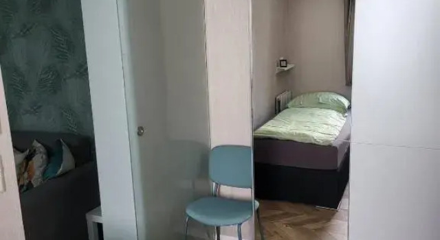 Апартаменты с балконом Gemütliche Dachwohnung mit kleiner oder großer Dachterrasse nebeneinander