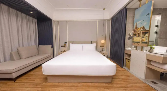 Двухместный номер Executive с балконом Maxx Phnom Penh Downtown By H World
