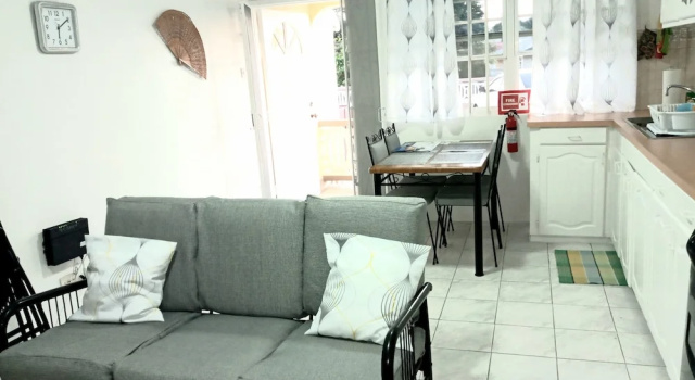 Апартаменты Standard c 1 комнатой с балконом Cumber's Tropical Apartments