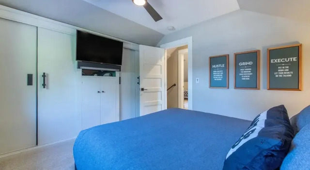 Ava's Castle 2 Bedroom Home by Redawning