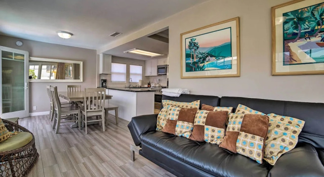 Коттедж с 3 комнатами с балконом Ocean-view Home - Walk to Avalon City Center!