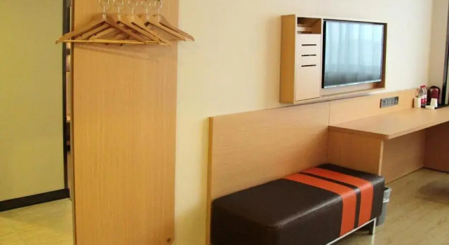 7Days Premium Leshan Qianwei Fengye Fortune Center Branch, Book Hotel Hotels in Leshan with a Pool, Swimming Pool