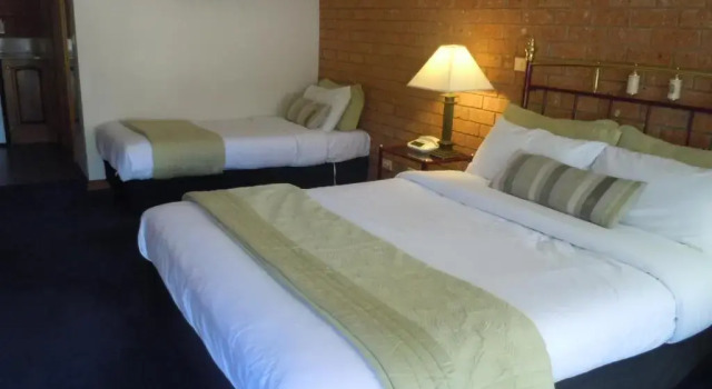 Четырёхместный номер Deluxe Central Springs Inn
