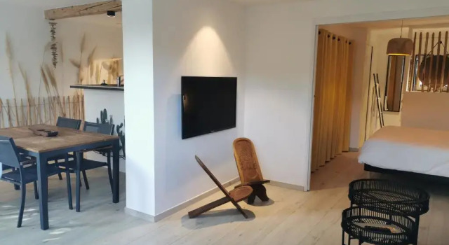Casa Louise Suites and Spas privatifs, Забронировать Апарт-отель Сент-Максим Mimosa Road