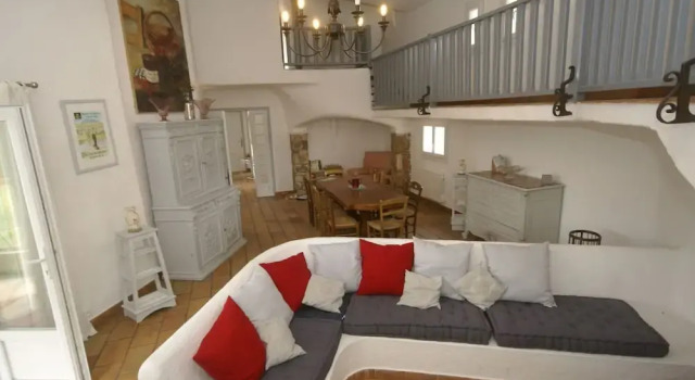 Majestic Villa in Mouans-Sartoux with Swimming Pool