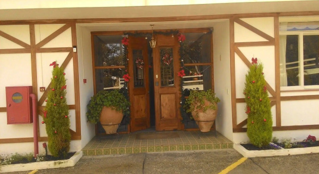 Hotel Ascona, Забронировать Отель Отели Кампус-ду-Жордана 4 звезды, 4*
