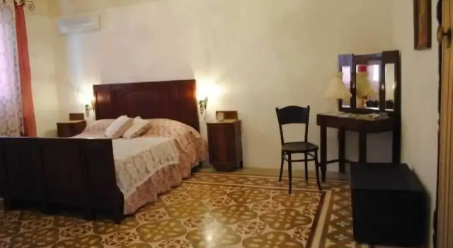 Novecento B&B, Book Bed and Breakfast Hoteller i Massafra med parkering, Parkering