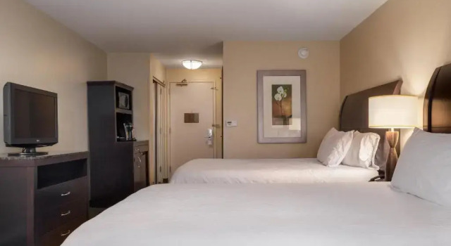 Четырёхместный номер Premium Hilton Garden Inn Fargo