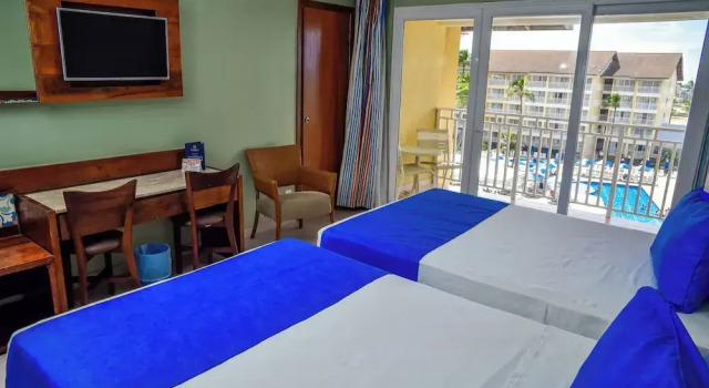 Трёхместный номер Superior с балконом Gran Hotel Stella Maris Urban Resort & Conventions