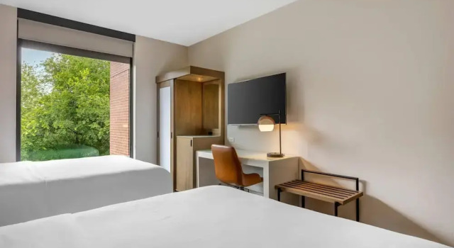 Четырёхместный номер Standard Cambria Hotel Portland - Pearl District