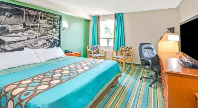Двухместный номер Superior Super 8 by Wyndham Toronto East ON