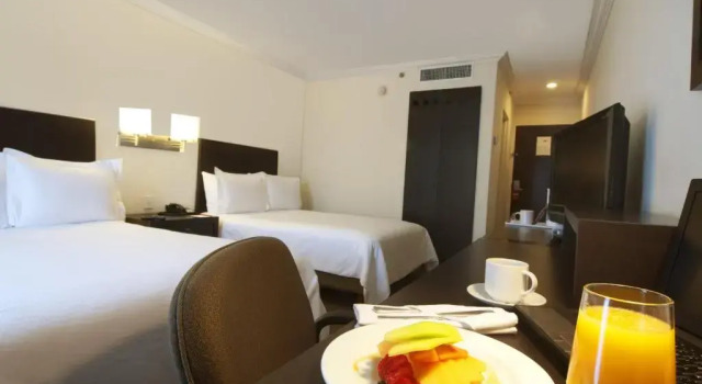Четырёхместный номер Standard Fiesta Inn Cuernavaca