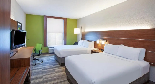 Четырёхместный номер Standard Holiday Inn Express & Suites Houston - Memorial Park Area by IHG