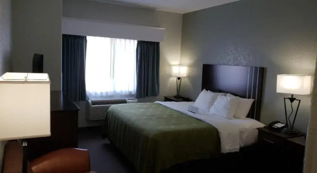 Номер Standard Quality Inn & Suites Pueblo West