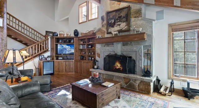 Bellemont Home at Deer Valley Resort - 6 Bedroom Home with Hot Tub #8 6 Home, Varaa Lomakeskus Deer Valley 