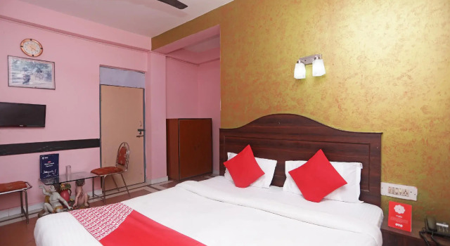 Capital O 6077 Hotel Ashraya, Rezervovat Hotel Hotely v Purí se snídaní, Snídaně