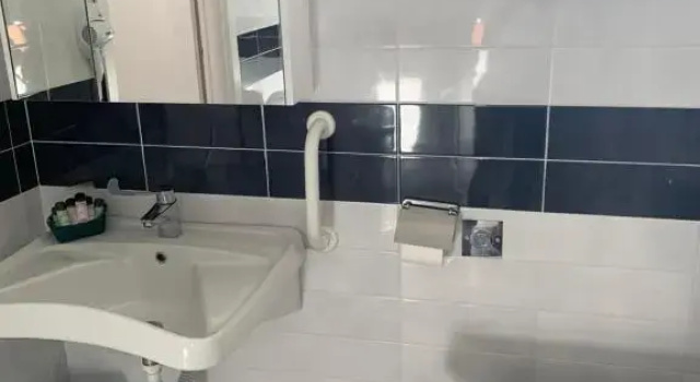 Семейный номер Standard с балконом Hotel Letizia