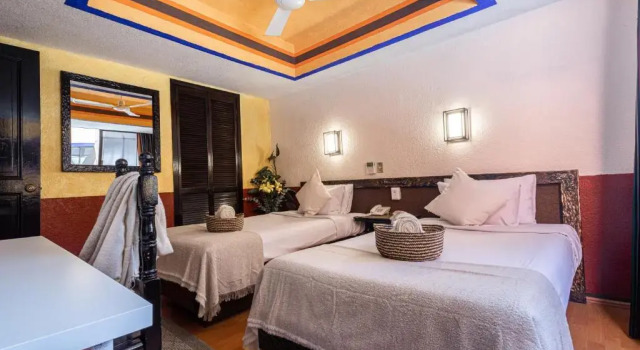 Standaard Vierpersoonskamer Posada Viena Hotel
