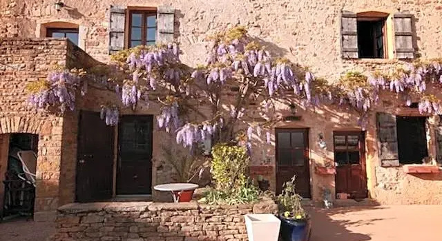 Domaine de la Saule, Rezervovat Hotel Salornay-sur-Guye Burgundsko