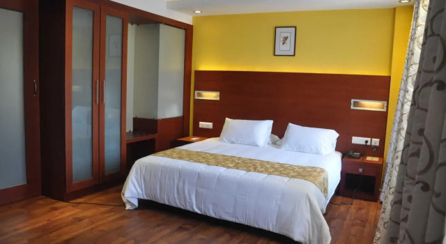 Hotel Niya Regency, Забронировать Отель Отели штата Кералы с завтраком, Завтраки