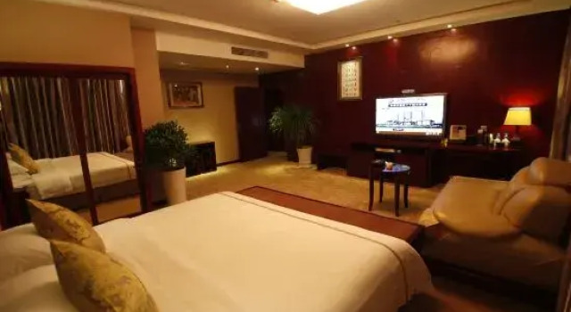 Люкс Deluxe Lingdi International Hotel