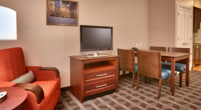 Четырёхместная студия Towneplace Suites Marriott Meridian