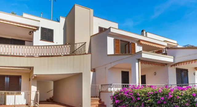 Snug Apartment in Ospedaletti With Swimming Pool