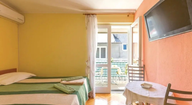 Nice Home in Makarska With Wifi and 0 Bedrooms, Забронировать Отель Отели Макарска с парковкой, Парковка