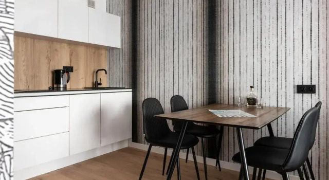 Полулюкс с балконом InPoint Smart Apartments