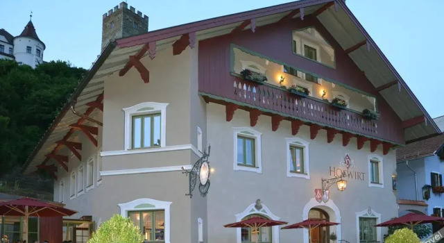 Hotel Hofwirt Neubeuern, Book Hotel Neubeuern Chiemgau
