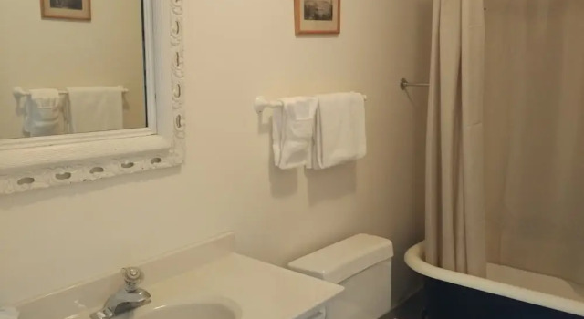 Номер Standard Homeport Historic Bed & Breakfast/Inn c 1858