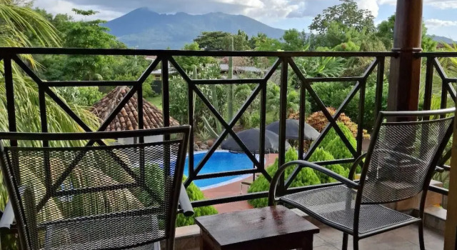 Номер Comfort с балконом Hotel Jardín Garden de Granada Nicaragua