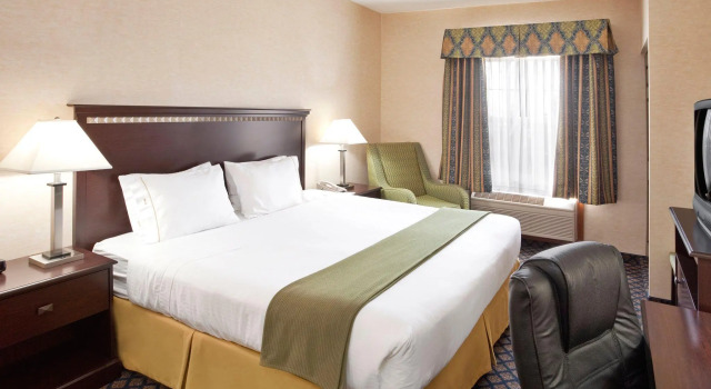 Номер Standard Holiday Inn Express Hotel & Suites Delaware-Columbus Area by IHG