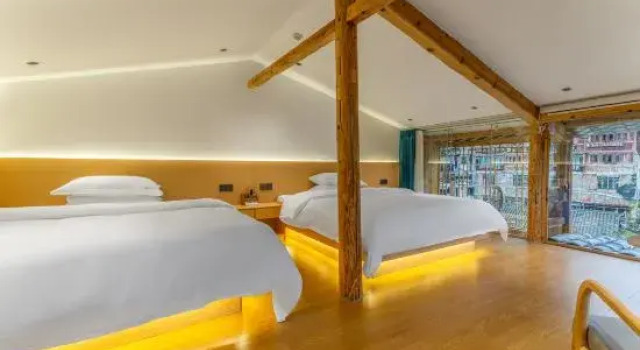 Люкс Luxury Yunshe Homestay in Qianhu Miao Village, Xijiang