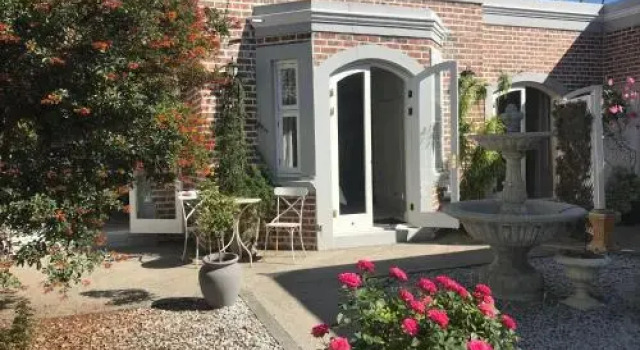 1 on Mona B & B, Забронировать Отель «постель и завтрак» Newlands 
