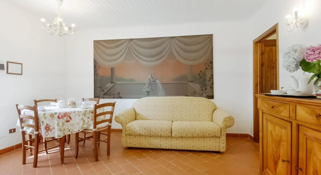 Elegant Holiday Home With Pool And Bubble Bath, Book Hotel Orciatico 