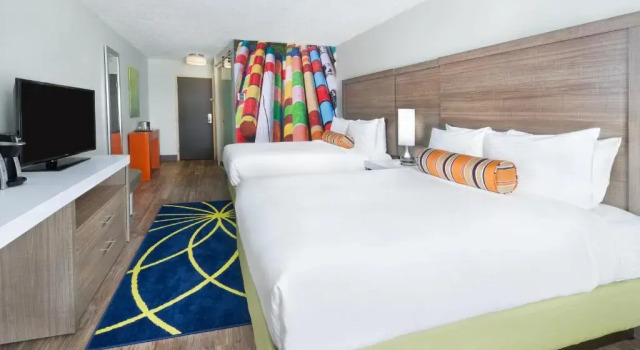 Четырёхместный номер Standard Hotel Indigo Cleveland Beachwood by IHG