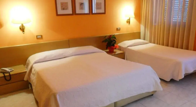 Трёхместный номер Standard Hotel Florida
