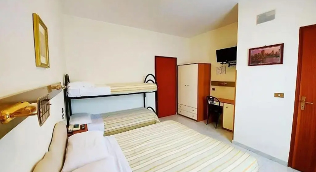 Четырёхместный номер Classic Albergo delle Rose