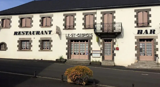 Auberge Le Saint Georges, Rezervasyon Pansiyon / Hostel Saint-Georges-de-Mons Puy-de-Dôme