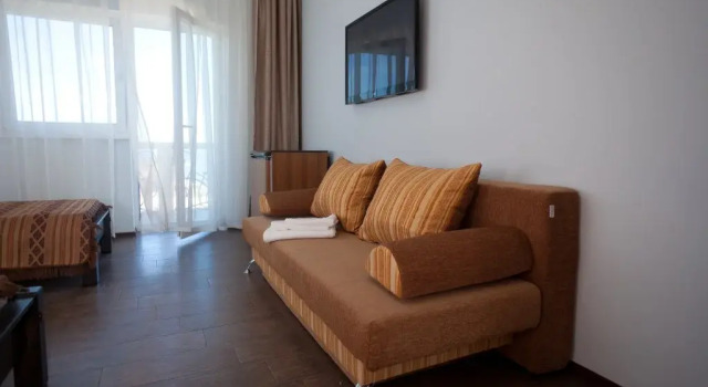 Edelweis Hotel, Rezervovat Hotel Kerč 