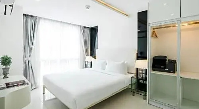 Люкс с балконом CCR managed by AHA Smartstay