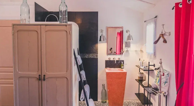 Maison Sadina, Prenota Hotel Seguret Valchiusa
