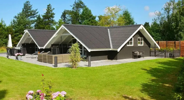 Коттедж Alluring Holiday Home in Falster near Sea