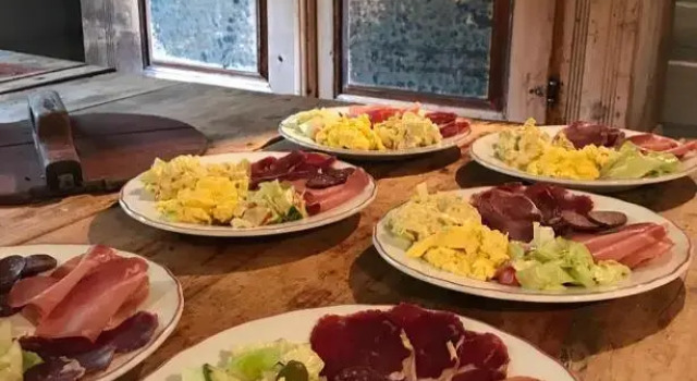 Sevletunet B&B and Cabins, Buchen Sie Bed & Breakfast Rodberg 