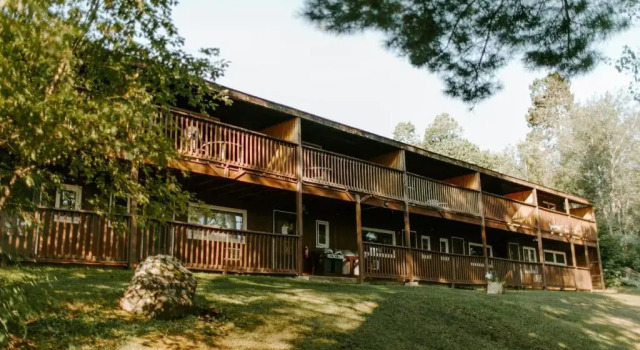 Standard- dobbelt værelse med søudsigt Silver Rapids Lodge