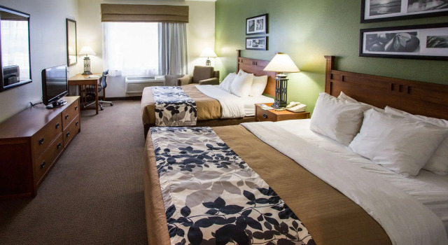 Четырёхместный номер Standard Sleep Inn & Suites Conference Center Eau Claire North