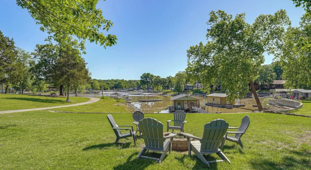 Коттедж Kayaks & Boat Dock: Waterfront Home in Grove
